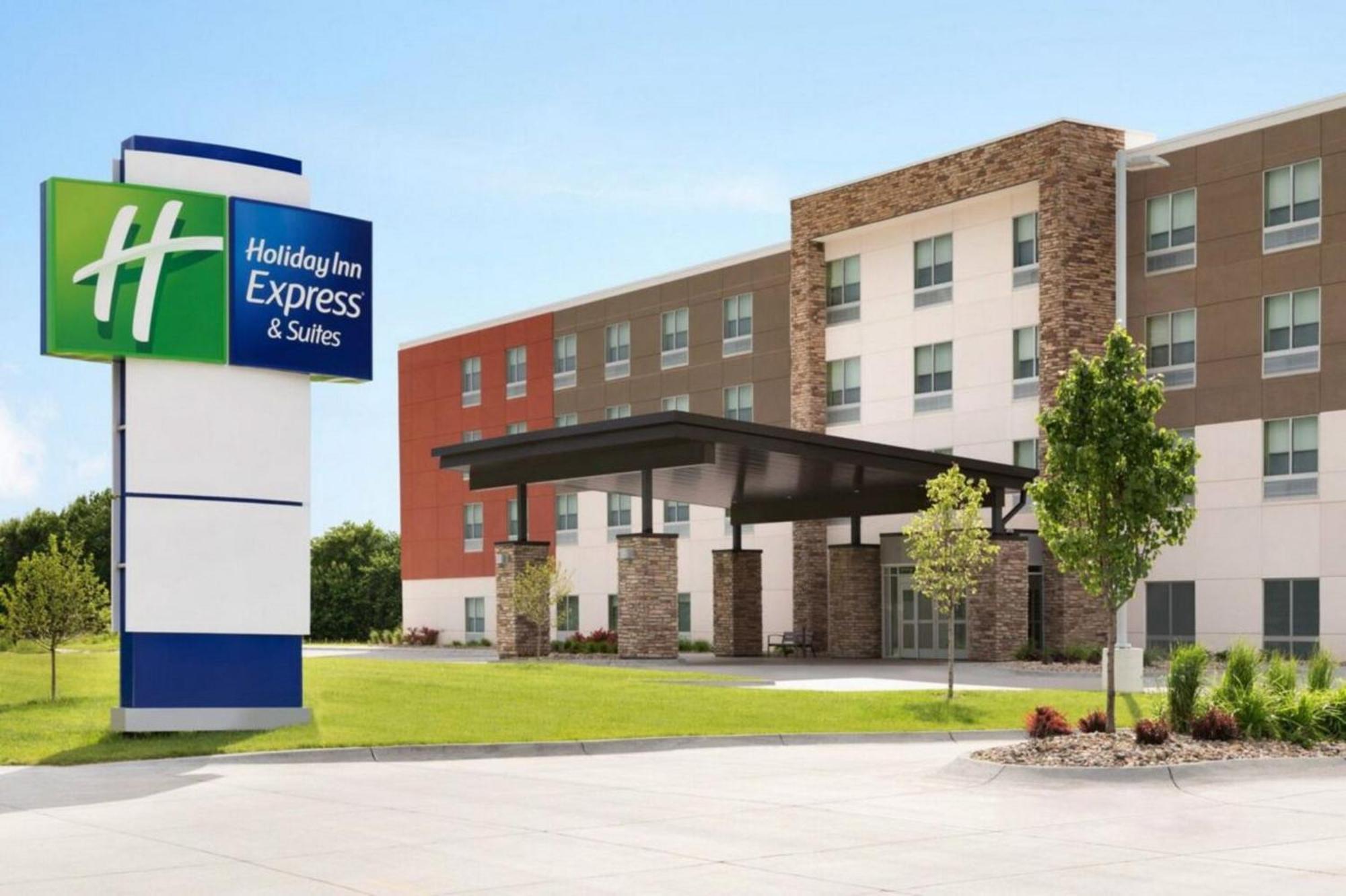 Holiday Inn Express & Suites Chicago - Oak Forest By Ihg Exterior photo